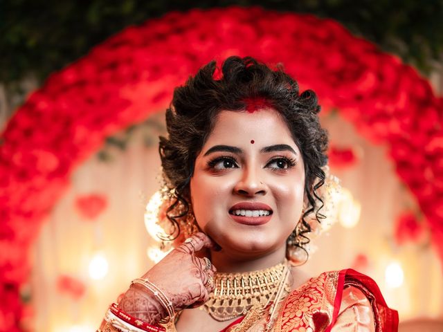 Rituraj and Ankita's wedding in North 24 Parganas, West Bengal 22