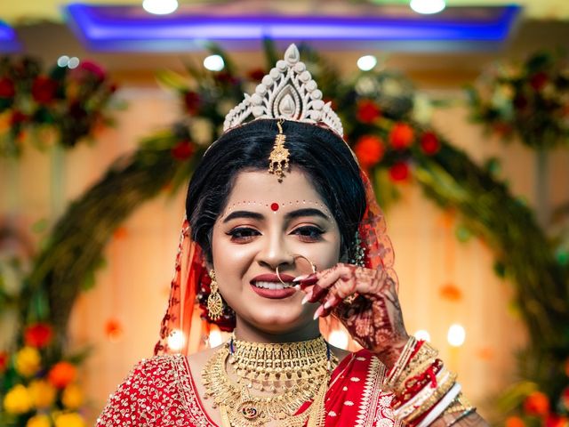 Rituraj and Ankita's wedding in North 24 Parganas, West Bengal 30