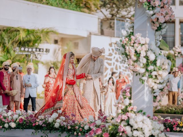 Aashna and Lalit's wedding in Satara, Maharashtra 9