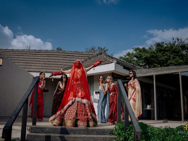 Aashna and Lalit's wedding in Satara, Maharashtra 24