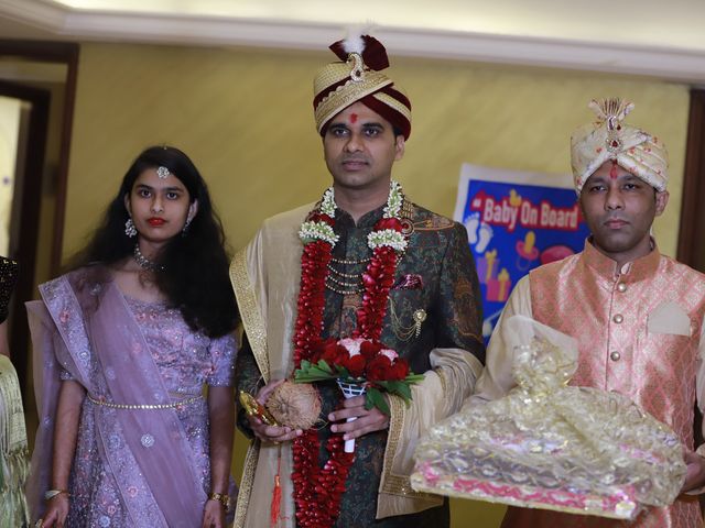 Sheetal and Rahul&apos;s wedding in Vadodara, Gujarat 12