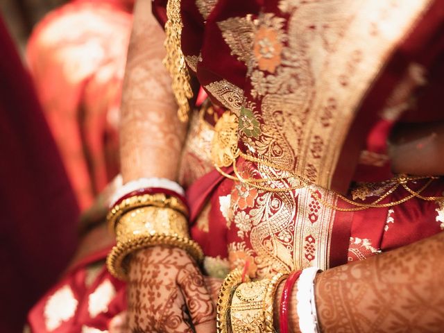 Ipsita and Anik's wedding in North 24 Parganas, West Bengal 17