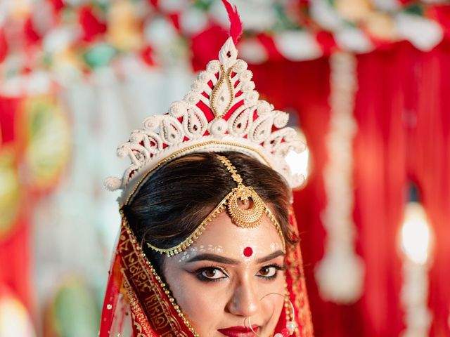 Ipsita and Anik's wedding in North 24 Parganas, West Bengal 18