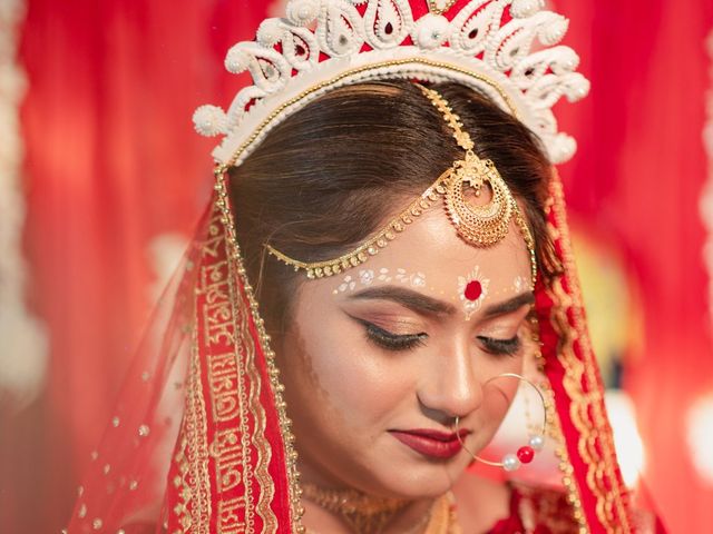 Ipsita and Anik's wedding in North 24 Parganas, West Bengal 19