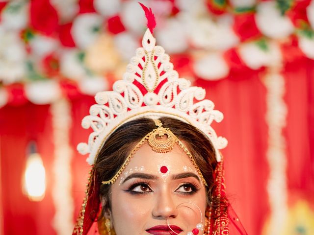 Ipsita and Anik's wedding in North 24 Parganas, West Bengal 20