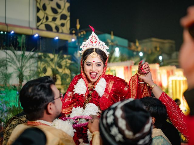 Ipsita and Anik's wedding in North 24 Parganas, West Bengal 21