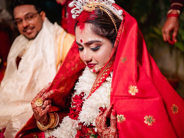 Ipsita and Anik's wedding in North 24 Parganas, West Bengal 25