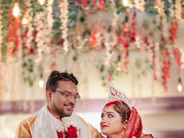 Ipsita and Anik's wedding in North 24 Parganas, West Bengal 29