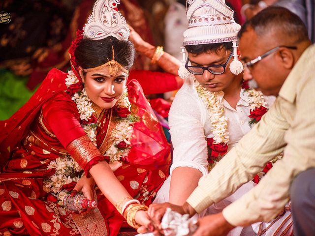 Shreya and Arnab&apos;s wedding in Maldah, West Bengal 5