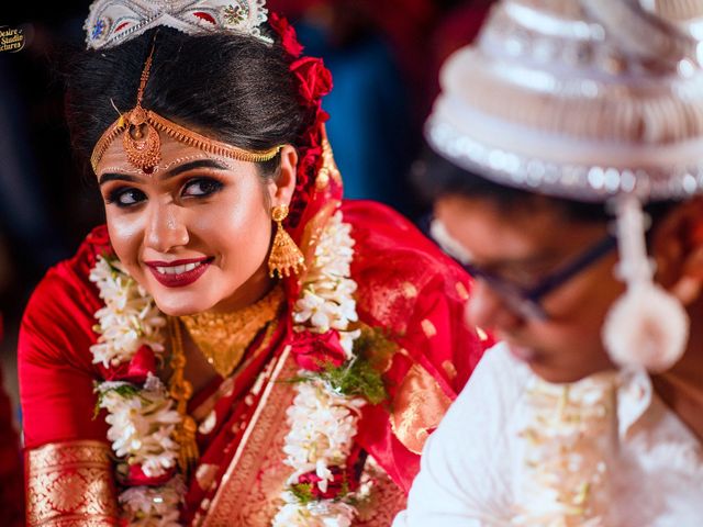 Shreya and Arnab&apos;s wedding in Maldah, West Bengal 8