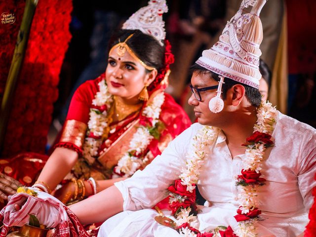 Shreya and Arnab&apos;s wedding in Maldah, West Bengal 11