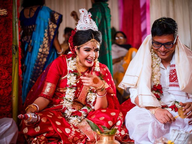 Shreya and Arnab&apos;s wedding in Maldah, West Bengal 14