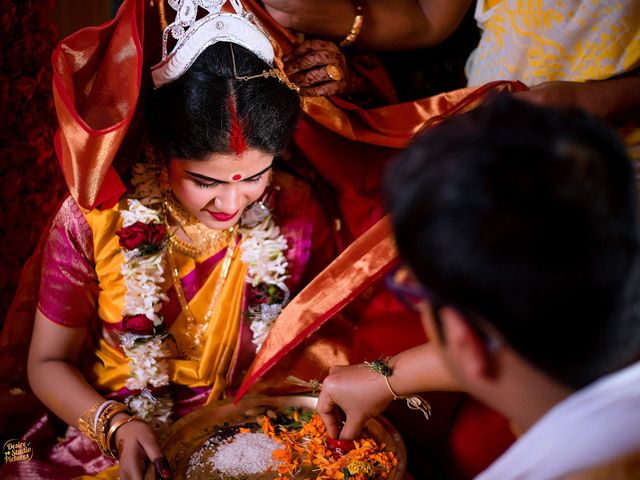 Shreya and Arnab&apos;s wedding in Maldah, West Bengal 19