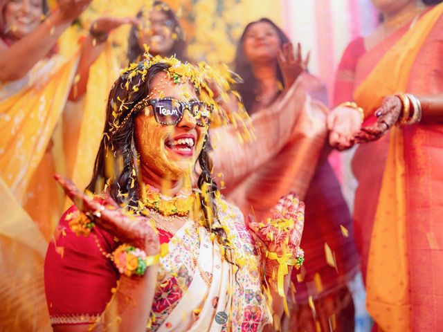 Arish and Aakash's wedding in Paschim Bardhaman, West Bengal 9