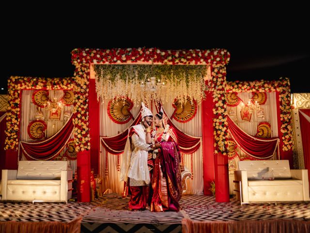 Arish and Aakash's wedding in Paschim Bardhaman, West Bengal 31