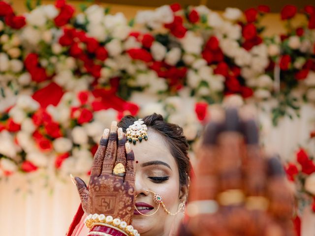 Jyoti and Kunal's wedding in Kolkata, West Bengal 26
