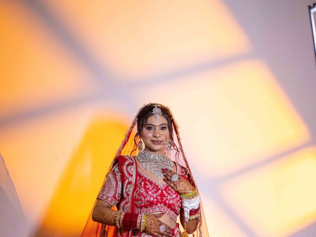 Sakshi and Amit's wedding in Faridabad, Delhi NCR 11
