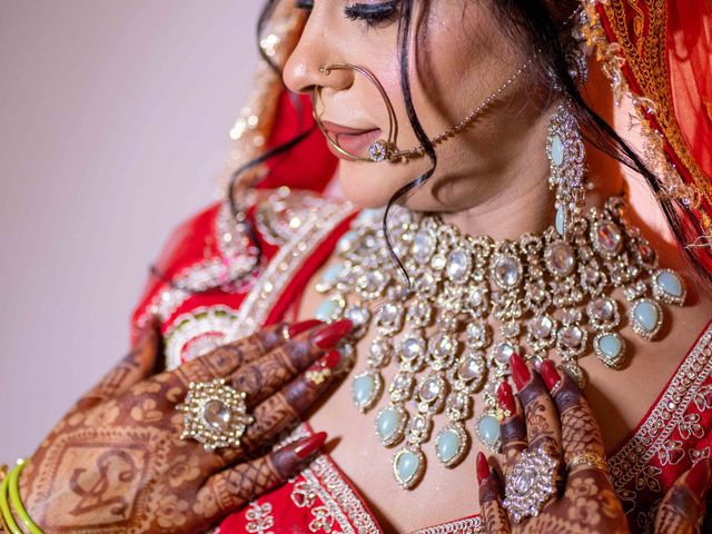 Sakshi and Amit's wedding in Faridabad, Delhi NCR 13
