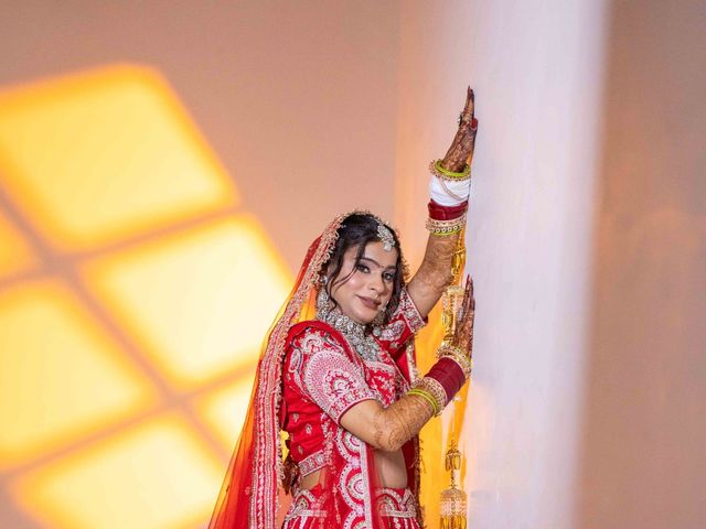Sakshi and Amit's wedding in Faridabad, Delhi NCR 15