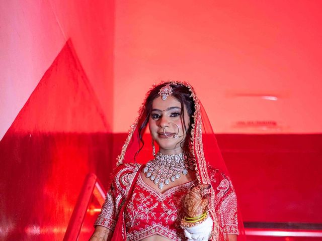 Sakshi and Amit's wedding in Faridabad, Delhi NCR 16