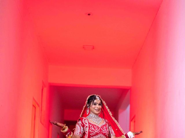 Sakshi and Amit's wedding in Faridabad, Delhi NCR 17