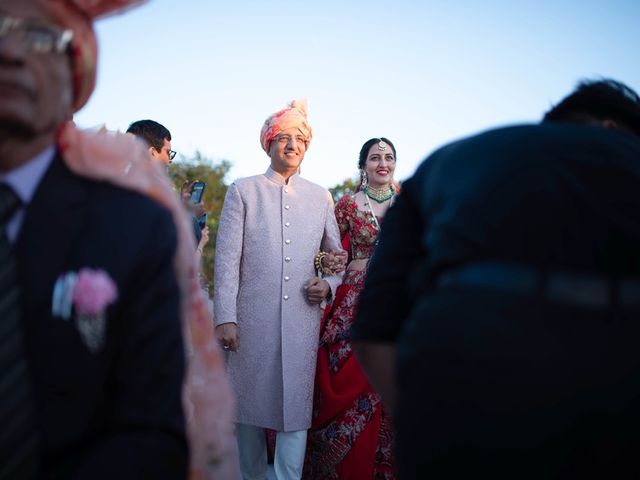 Sweta and Vaibav&apos;s wedding in Lucknow, Uttar Pradesh 64