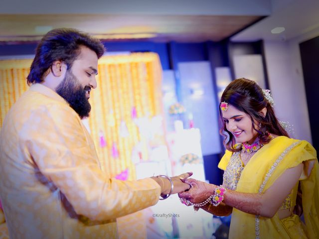 Akshay and Mayuri&apos;s wedding in Dhule, Maharashtra 20