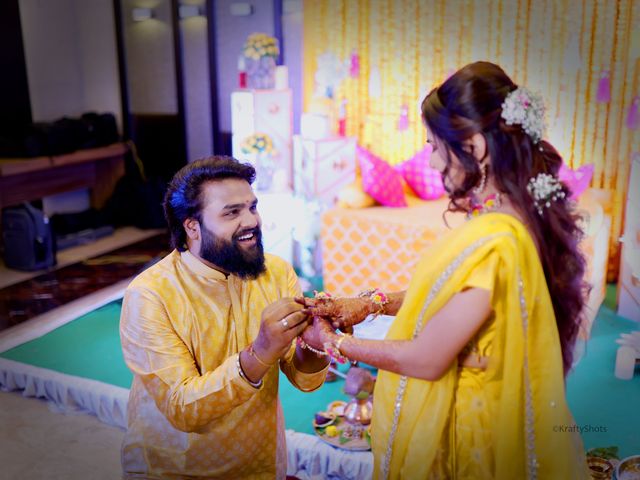 Akshay and Mayuri&apos;s wedding in Dhule, Maharashtra 22