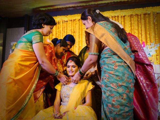 Akshay and Mayuri&apos;s wedding in Dhule, Maharashtra 27