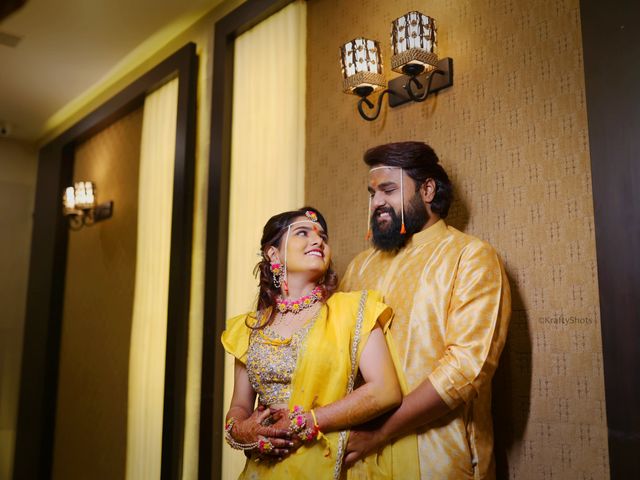 Akshay and Mayuri&apos;s wedding in Dhule, Maharashtra 38