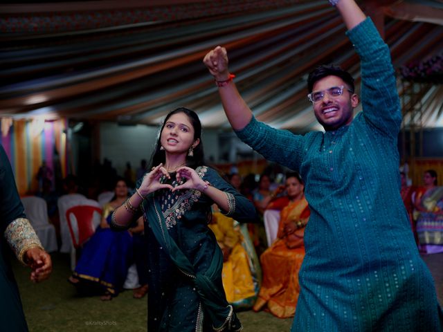 Akshay and Mayuri&apos;s wedding in Dhule, Maharashtra 48