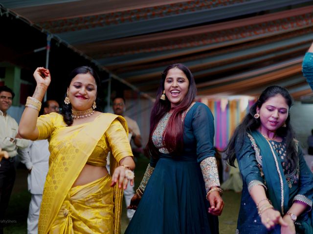 Akshay and Mayuri&apos;s wedding in Dhule, Maharashtra 49