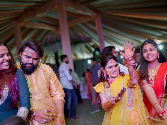 Akshay and Mayuri&apos;s wedding in Dhule, Maharashtra 58
