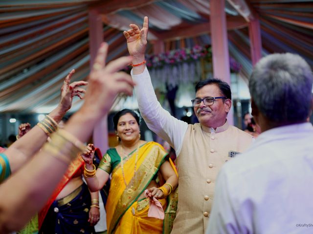 Akshay and Mayuri&apos;s wedding in Dhule, Maharashtra 63