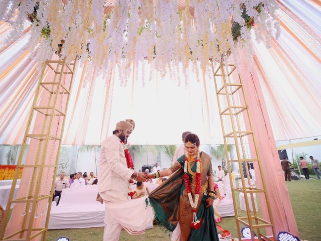 Akshay and Mayuri&apos;s wedding in Dhule, Maharashtra 97