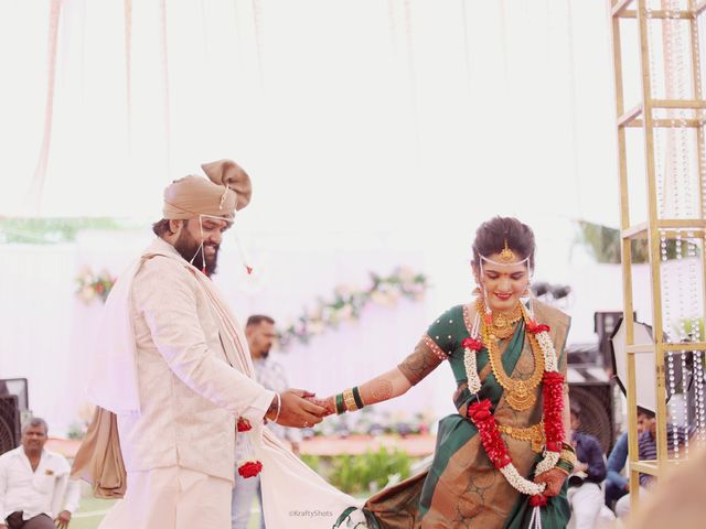Akshay and Mayuri&apos;s wedding in Dhule, Maharashtra 98