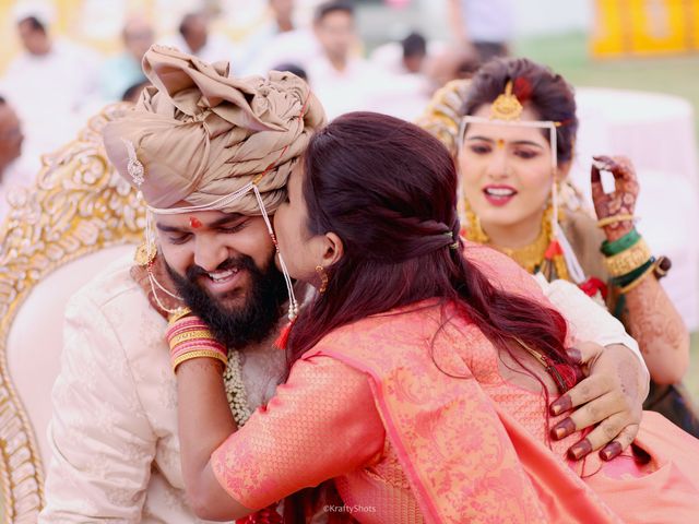 Akshay and Mayuri&apos;s wedding in Dhule, Maharashtra 110