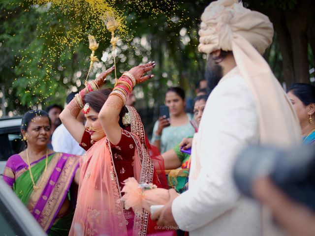 Akshay and Mayuri&apos;s wedding in Dhule, Maharashtra 164