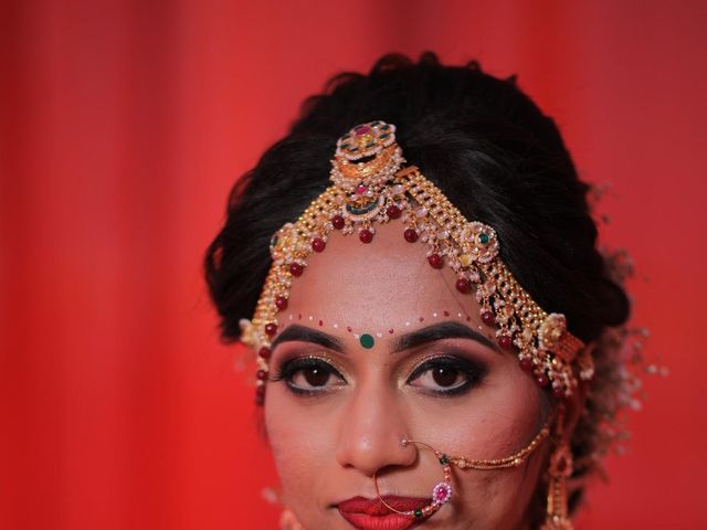 Nikita and Dhaval's wedding in Rajkot, Gujarat 3