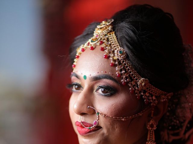 Nikita and Dhaval's wedding in Rajkot, Gujarat 5