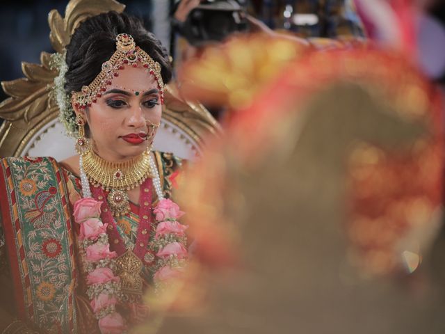 Nikita and Dhaval's wedding in Rajkot, Gujarat 7