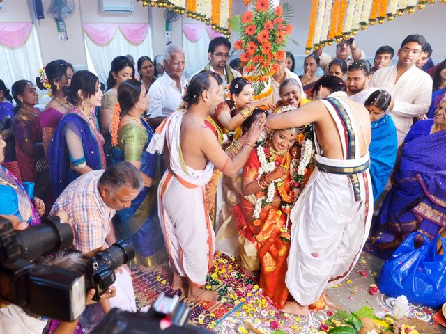 Nikita and Saiganesh&apos;s wedding in Mumbai, Maharashtra 18