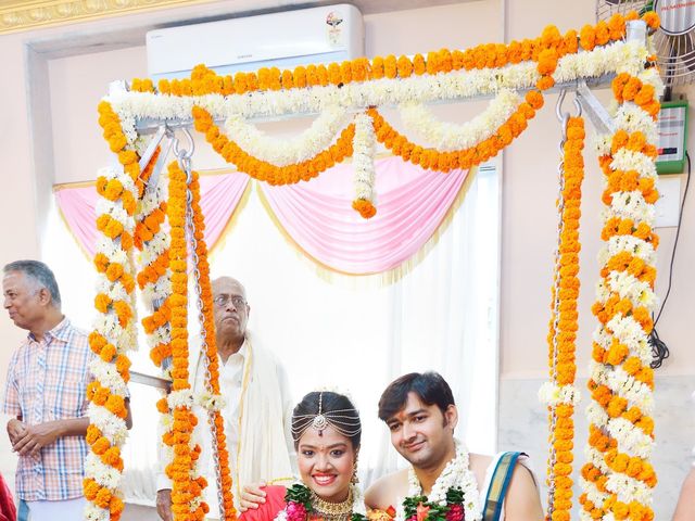 Nikita and Saiganesh&apos;s wedding in Mumbai, Maharashtra 20