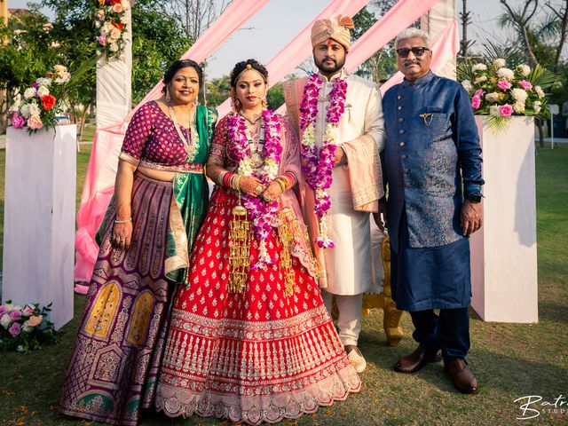 Tripti and Vaibhav&apos;s wedding in Nainital, Uttarakhand 359