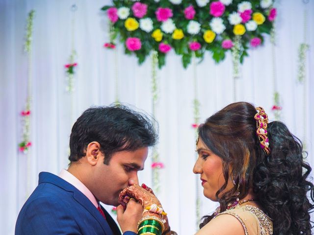 Rucha and Rahul&apos;s wedding in Mumbai, Maharashtra 4