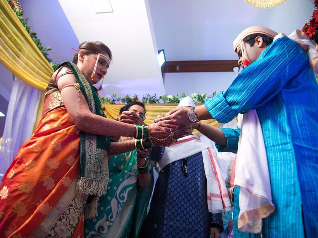 Rucha and Rahul&apos;s wedding in Mumbai, Maharashtra 36