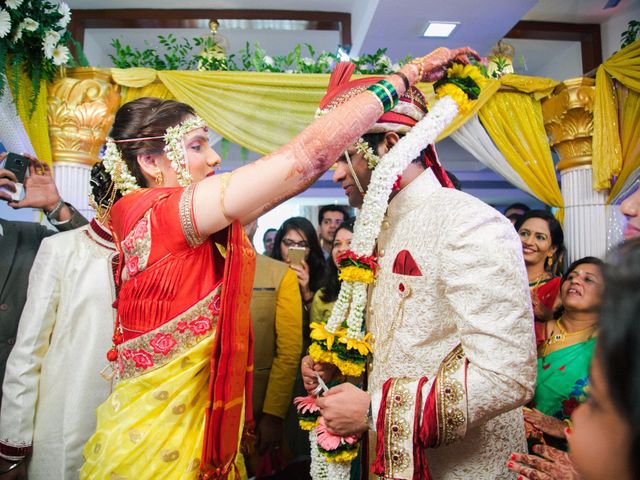 Rucha and Rahul&apos;s wedding in Mumbai, Maharashtra 48
