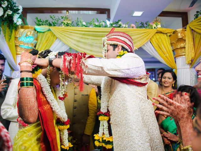 Rucha and Rahul&apos;s wedding in Mumbai, Maharashtra 49
