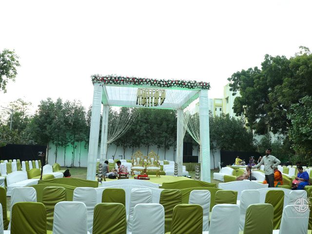 Prachi and Aagam&apos;s wedding in Ahmedabad, Gujarat 37