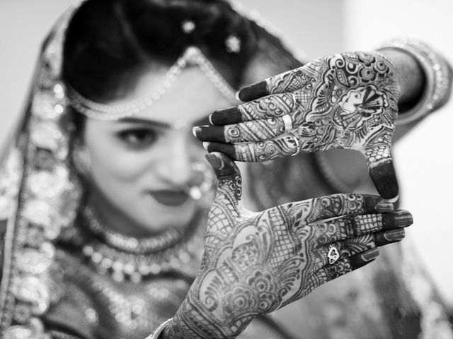 Sunny and Pooja's wedding in Mumbai, Maharashtra 10